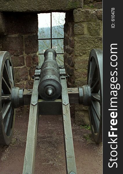 An old cannon from the rear.