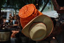 Hand Made Wicker Basket And Hat Royalty Free Stock Images Hand Made Wicker Basket And Hat Royalty Free Stock Images