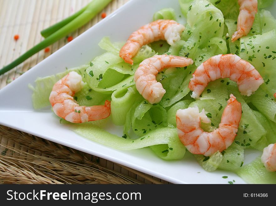 A fresh salad with some prawns