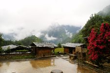 Cottage Of The Dulong Nationality Royalty Free Stock Photography Cottage Of The Dulong Nationality Royalty Free Stock Photography