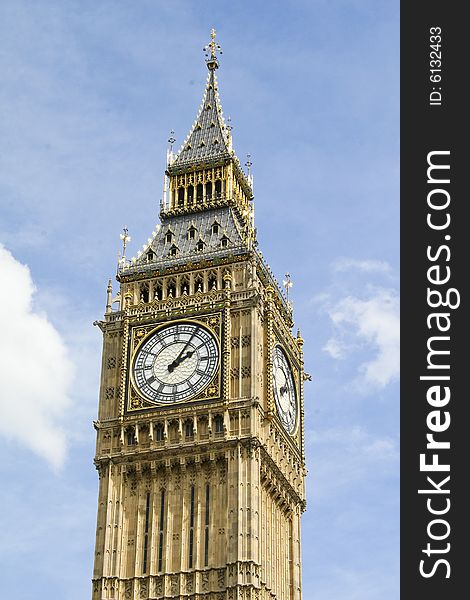 A picture of the beautiful Big Ben in London.