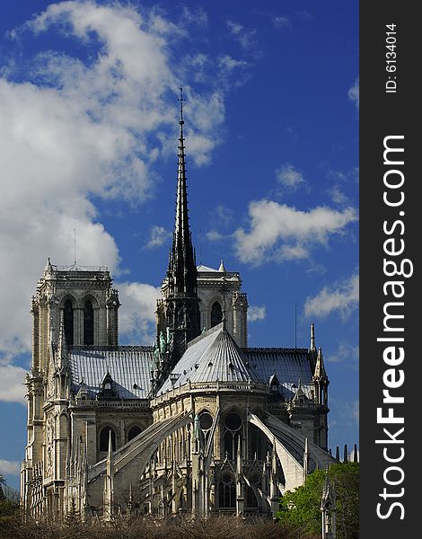 Notre Dame De Paris .