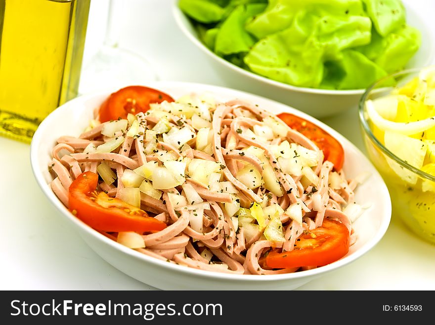 Gourmet Meat Salad With Tomato,onion,lettuce