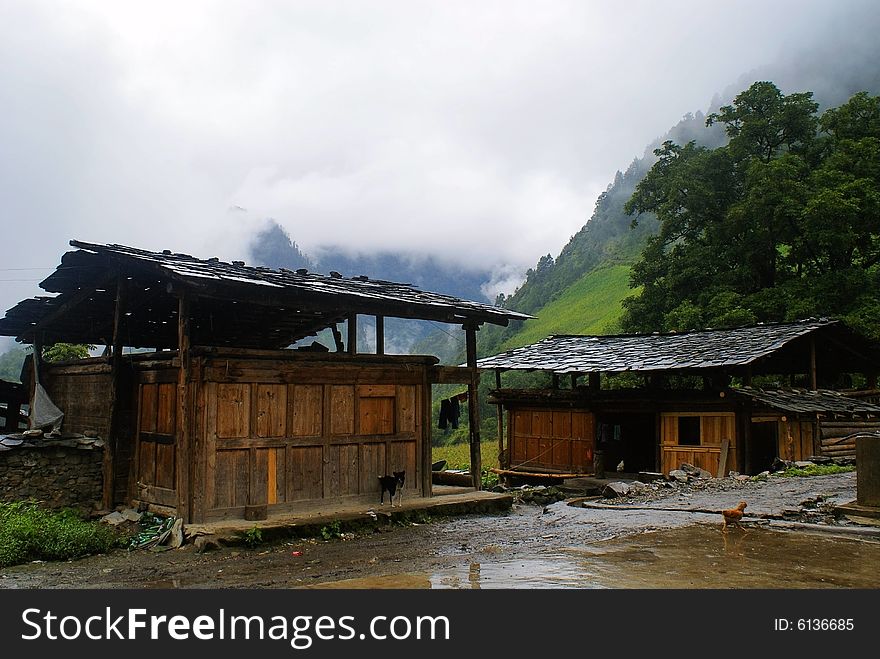 Cottage of the Dulong nationality