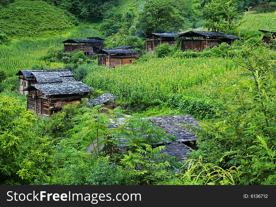 Cottage of the Dulong nationality