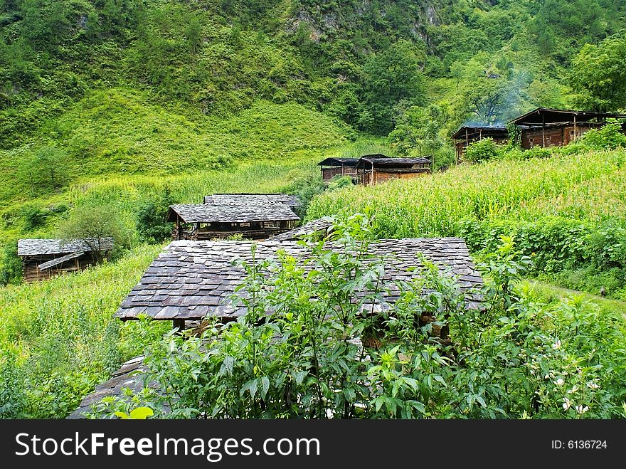 Cottage of the Dulong nationality