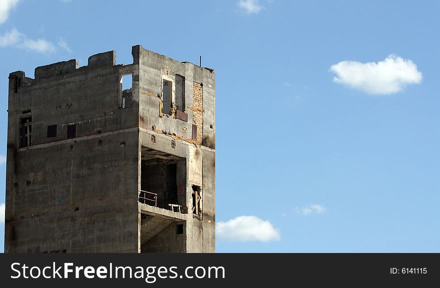 Abandoned building ready to be teared down