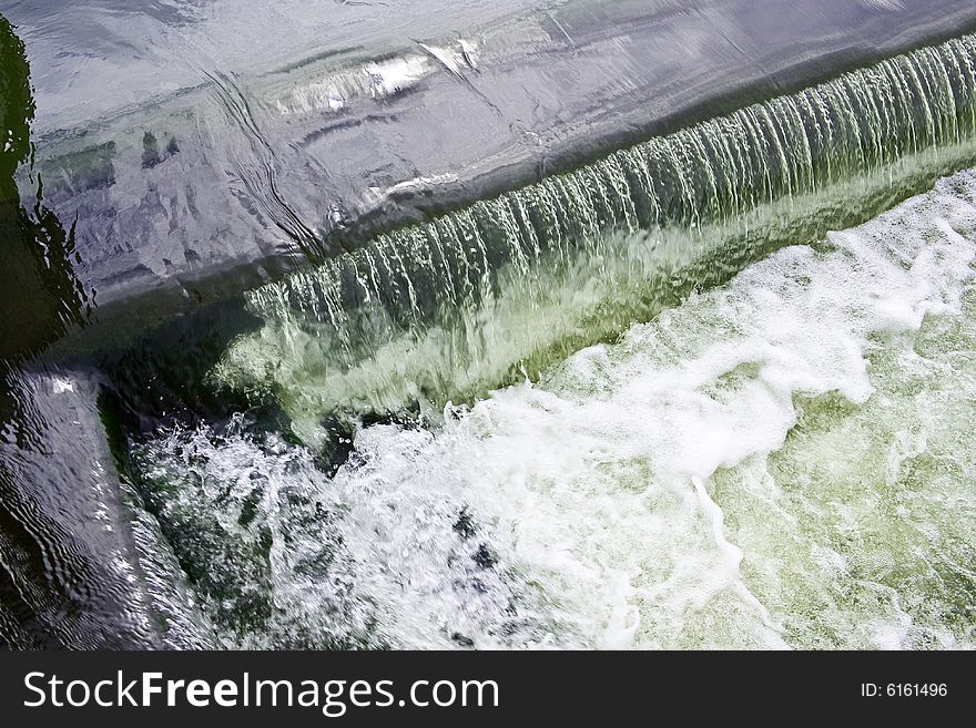 Artificial waterfall in solar illumination