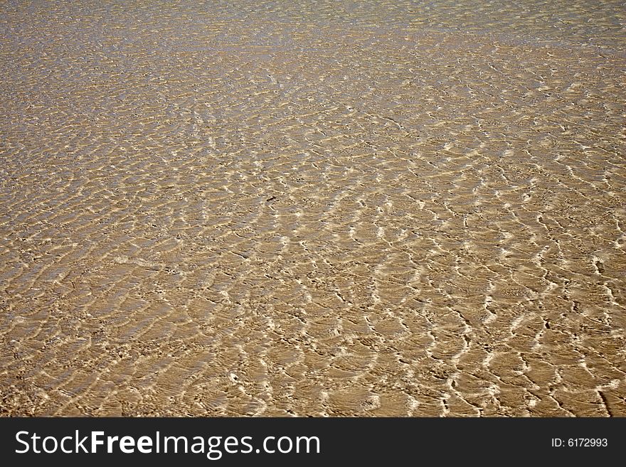 Wave pattern on the sea bank