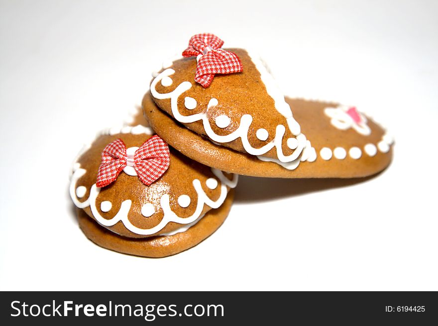 Decorated gingerbread shoes with little red bows