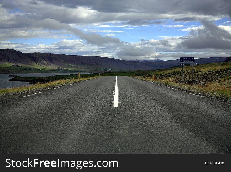 Iceland's Ring Road going towards the hills