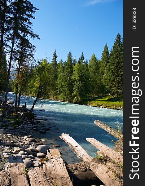 Turquoise river. Altay