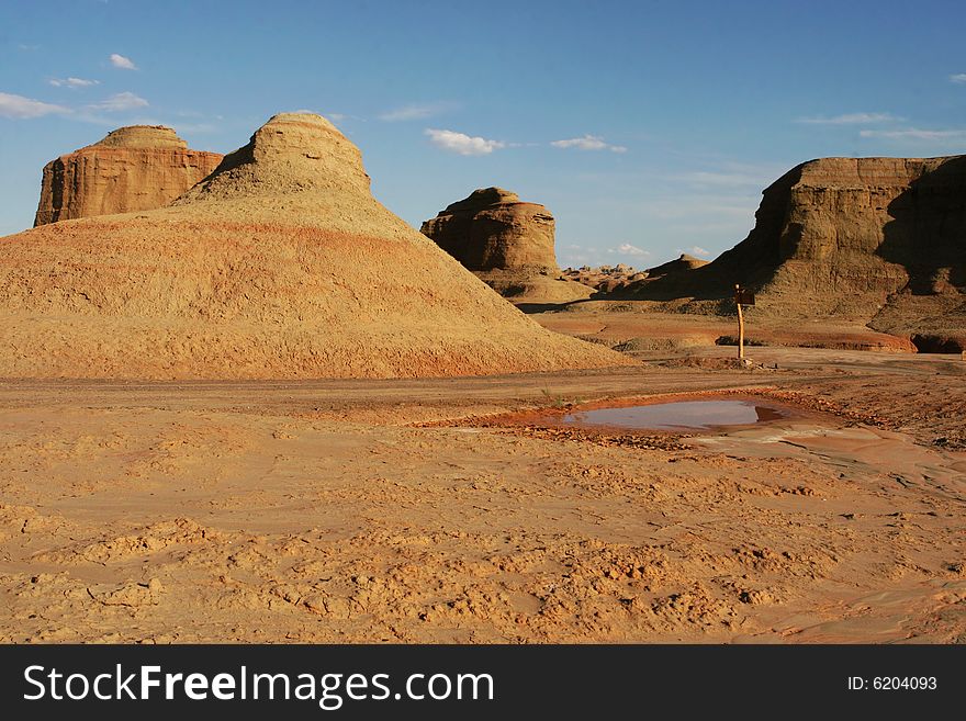 Located at the northwest of Sinkiang  China, Ghost Castle is also known as Wind City, because of its landscape shaped by wind erosion.