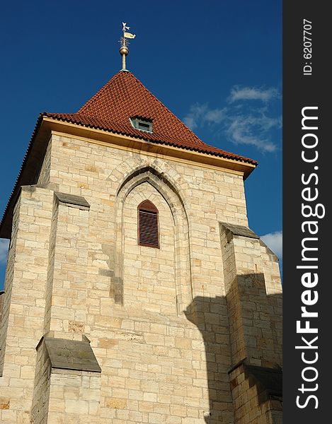 Church of Our Lady beneath the

It's a Gothic church from the 14th century based on Romanesque foundations. It has a wide facade with two towers that don't reach much higher than the surrounding buildings. Church of Our Lady beneath the

It's a Gothic church from the 14th century based on Romanesque foundations. It has a wide facade with two towers that don't reach much higher than the surrounding buildings