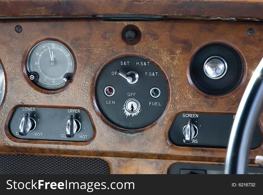 Dashboard control panel of an ancient car