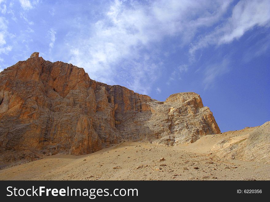 A view to sky and mountain