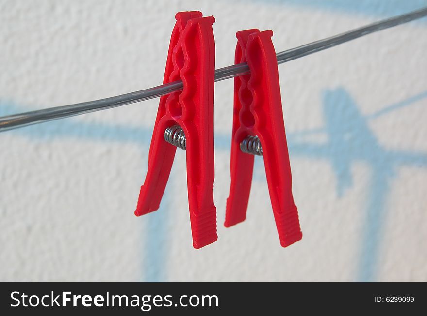 Cord with clothespins for linen drying
