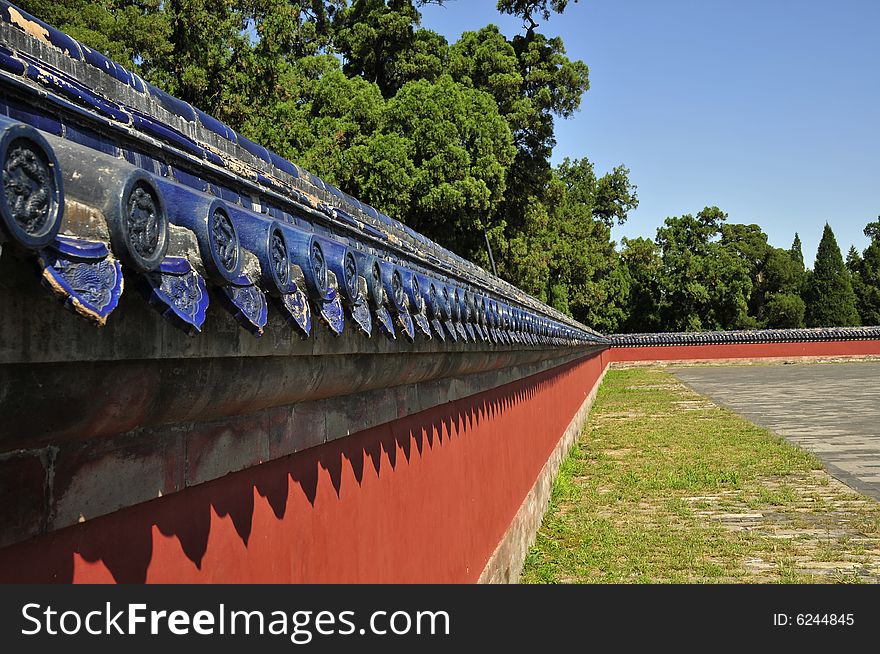 Red wall and blue glaze in heaven temple