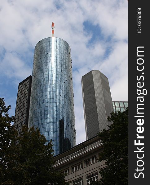 A modern building in the city of Frankfurt.
