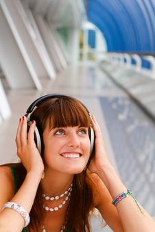 Smiling Girl With Headphones Royalty Free Stock Images Smiling Girl With Headphones Royalty Free Stock Images