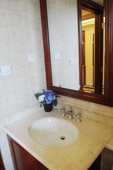 The Toilet Basin Stand Royalty Free Stock Photography The Toilet Basin Stand Royalty Free Stock Photography