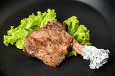 Ribeye Steak On Black Plate Or Pan Royalty Free Stock Photography Ribeye Steak On Black Plate Or Pan Royalty Free Stock Photography