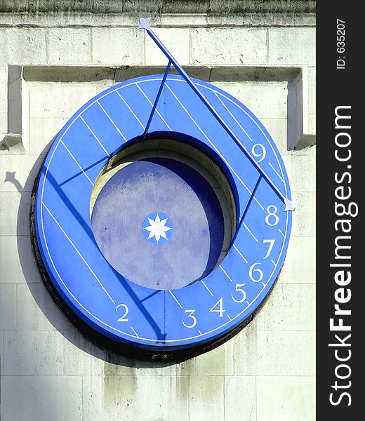 Unusual sun clock
