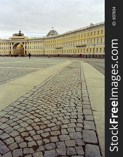 The Palace square in Saint-Petersburg. Camera Nikon F65, lens Nikkor 28-80G, film Kodak Elite 200, scanner Konica Minolta Scan Dual IV