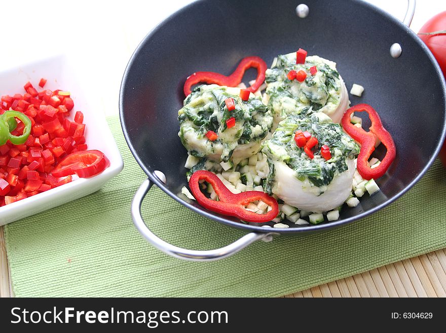 3 pangasius fishrolls filled with spinach