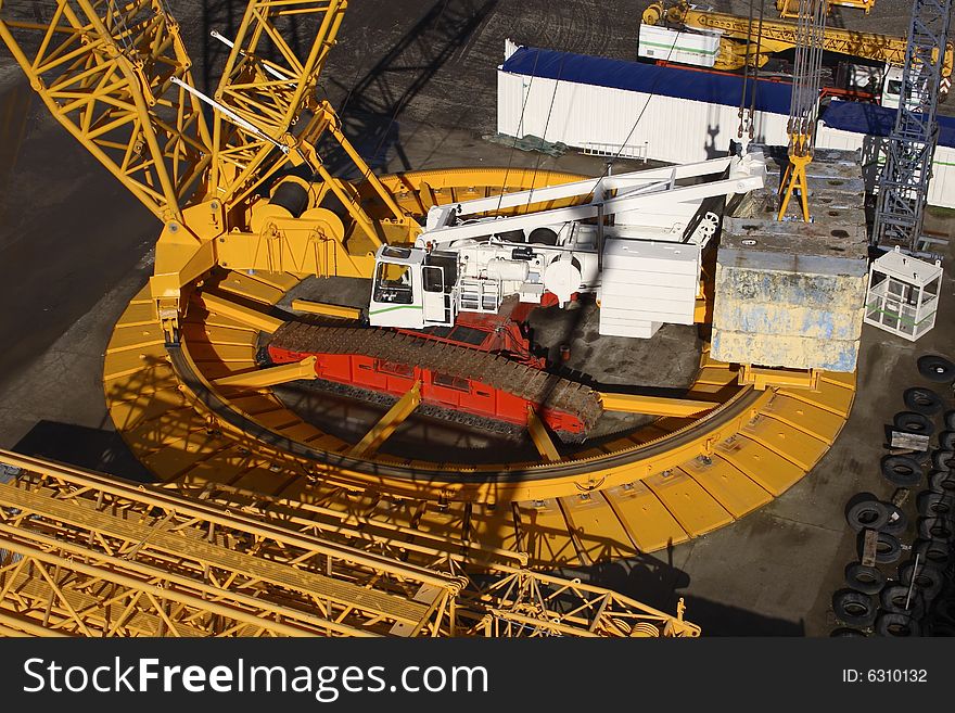 Ringer and lift heavy crane detail. Ringer and lift heavy crane detail