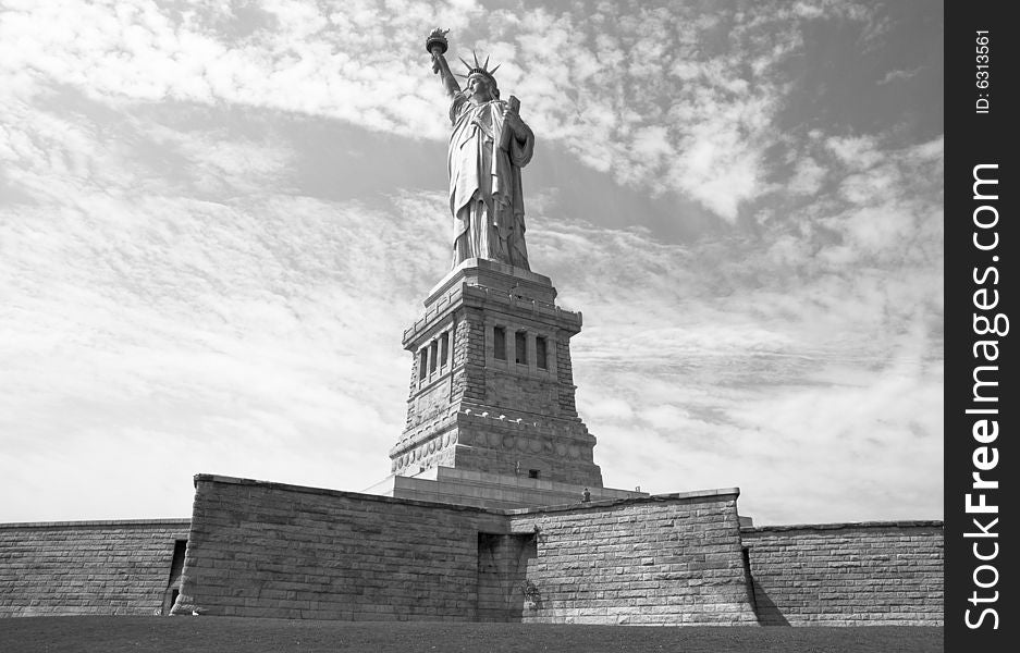 Landscape Photo of the Statue of Liberty in Black and White