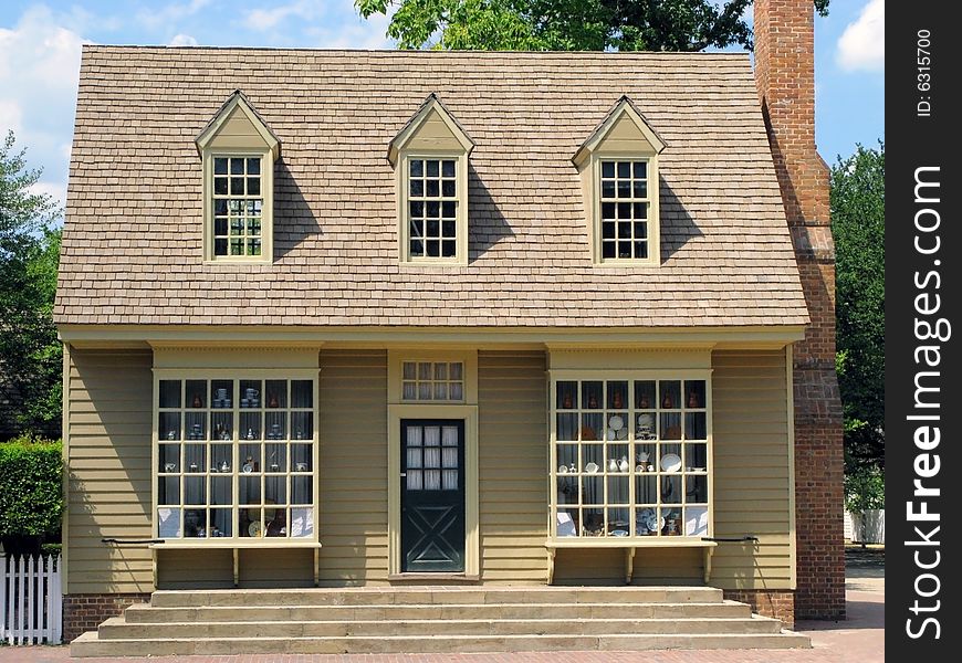 Yellow building at historic Williamsburg, Virginia, USA.