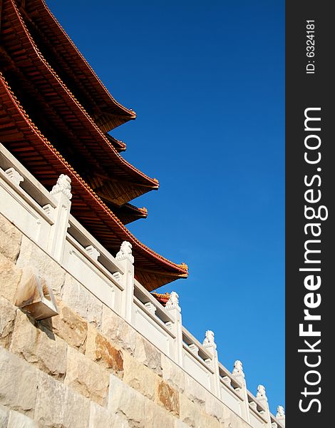 In Chinese tradition temple fence's stone lion．. In Chinese tradition temple fence's stone lion．