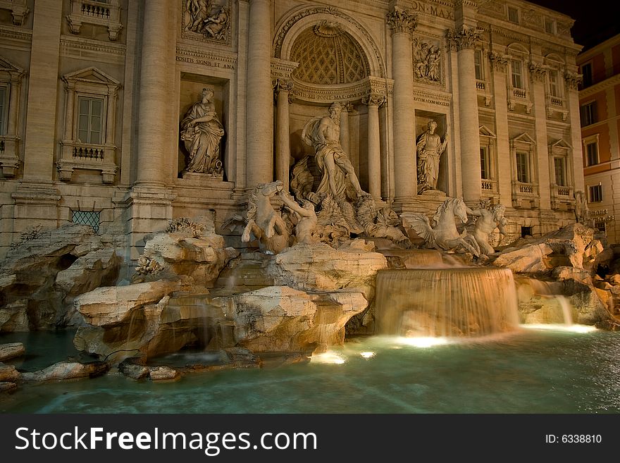 Fountain de Trevi from Rome in night.