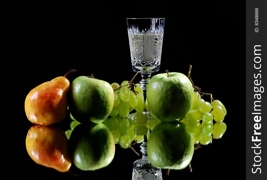 White wine with grapes, pear and apples