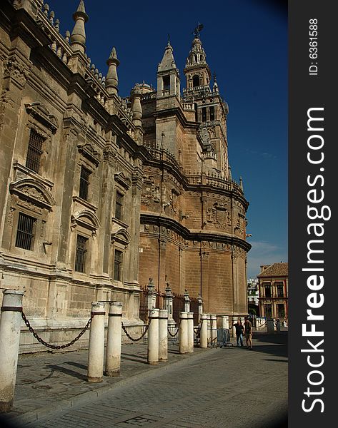 This is a shot of the historical center of Seville. You can see the Giralda in the background. This is a shot of the historical center of Seville. You can see the Giralda in the background