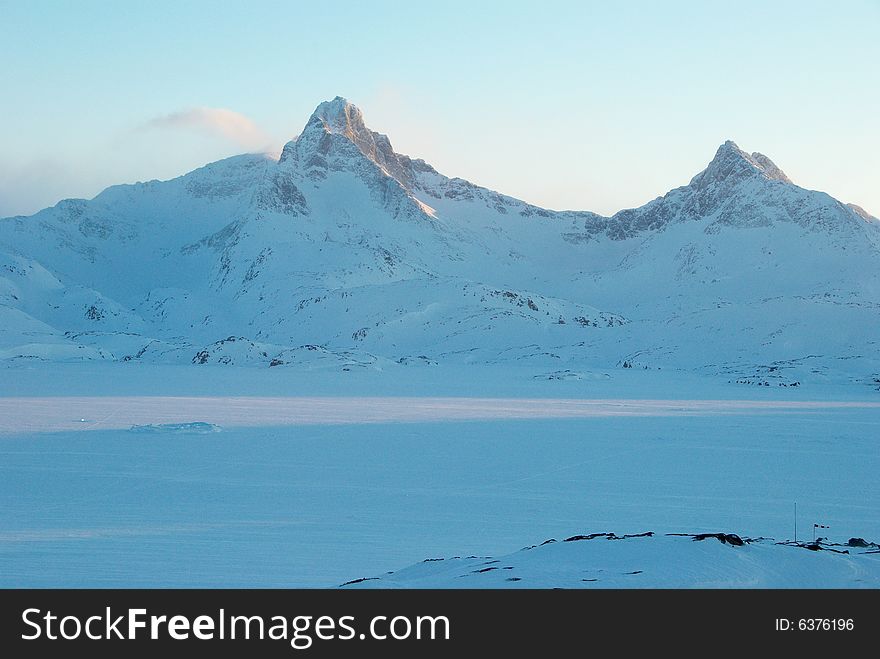 Katabatic wind on mountains in Greenland. Katabatic wind on mountains in Greenland