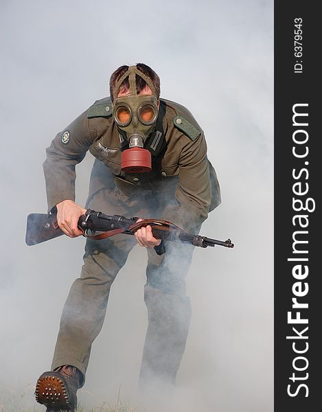 german gas mask contrainer ww2