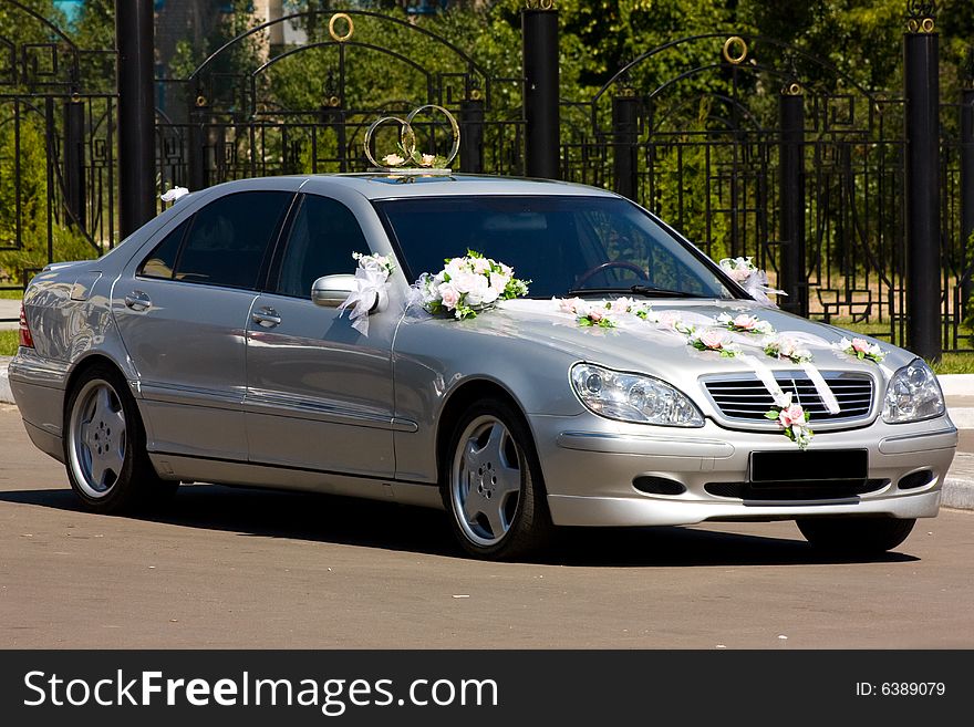 The wedding car near a registry office