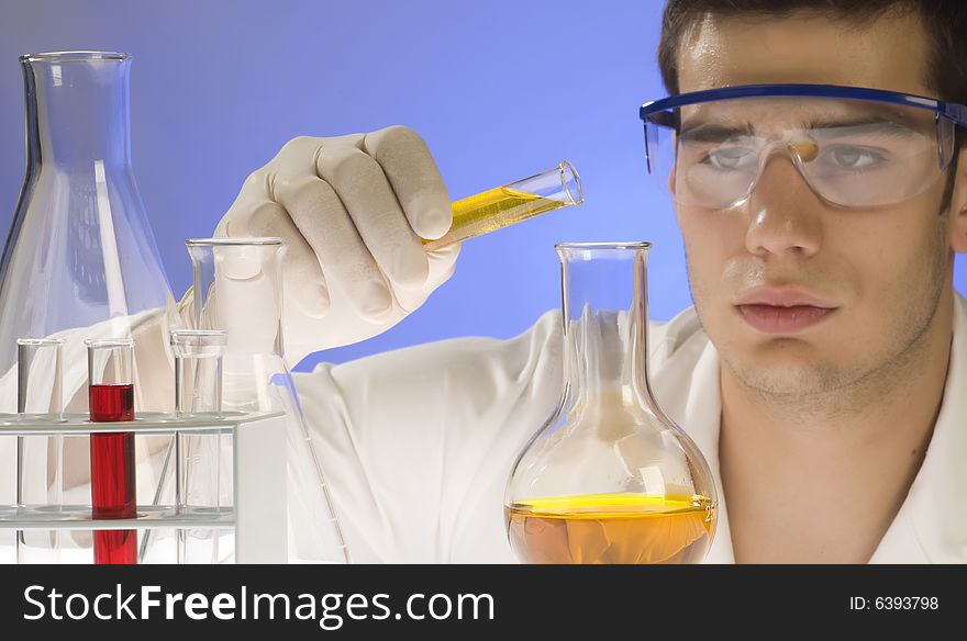 Joung scientist working in a laboratory