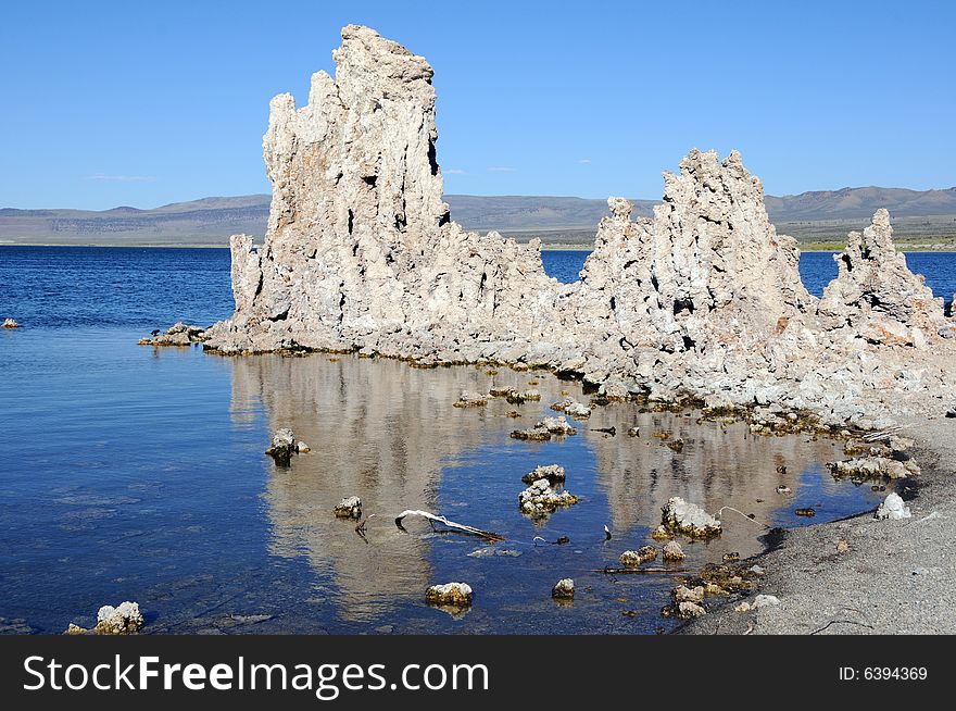 Mono lake in california with tufa