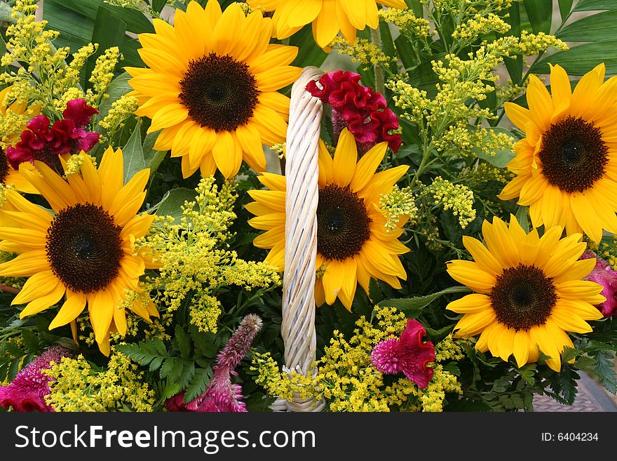 Image of a sun flower gift basket