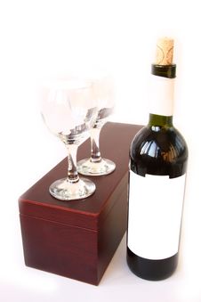 Red Wine Bottle And Box Royalty Free Stock Photography Red Wine Bottle And Box Royalty Free Stock Photography