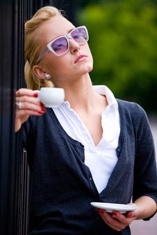 Beautiful Young Woman And Coffee Royalty Free Stock Images