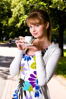 Beautiful Young Woman And Coffee Royalty Free Stock Photos Beautiful Young Woman And Coffee Royalty Free Stock Photos