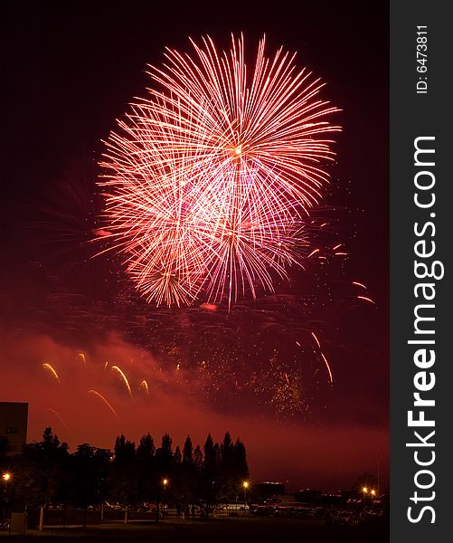 This is the Firework-Contest in Ostfildern 2007, Germany. In all of the Years at August are on 3 days a Firework-Contest in Ostfildern,Germany. Three Lands fight with the best Firework.