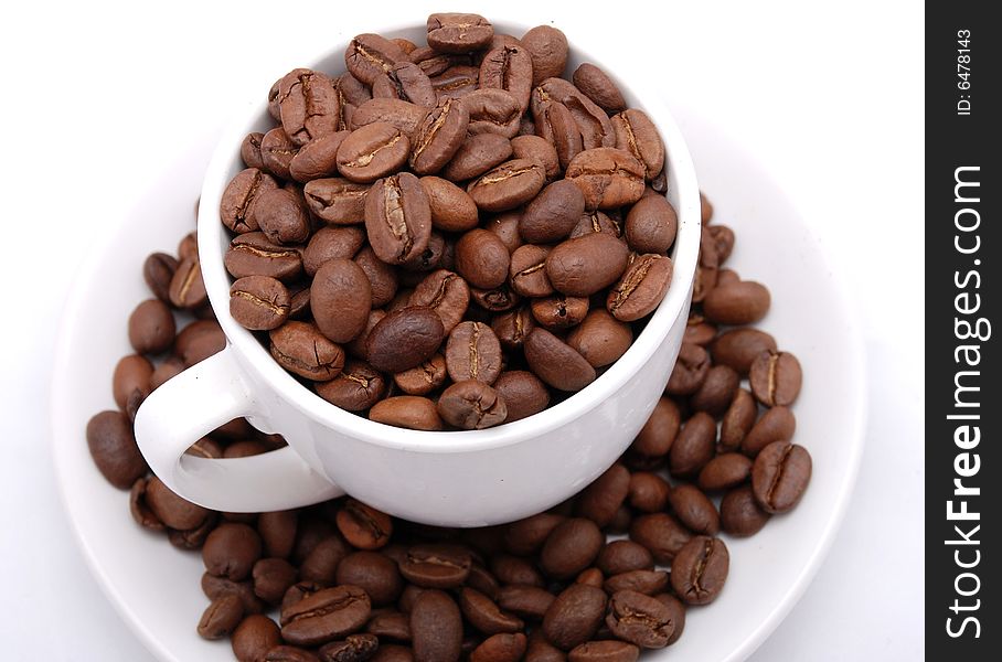 Blanching coffee cup with grain coffee