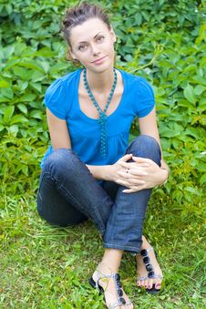 Woman Sit Down On Grass Royalty Free Stock Photos Woman Sit Down On Grass Royalty Free Stock Photos
