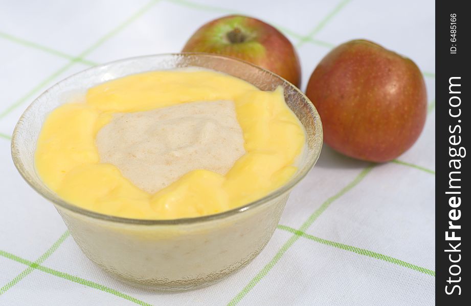 Apple cream with vanilla sauce (Bulgarian cuisine)