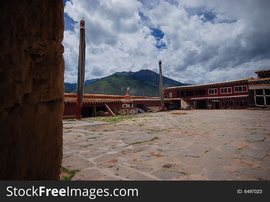 Tibet's temples, is the Tibetan religious belief, very mysterious